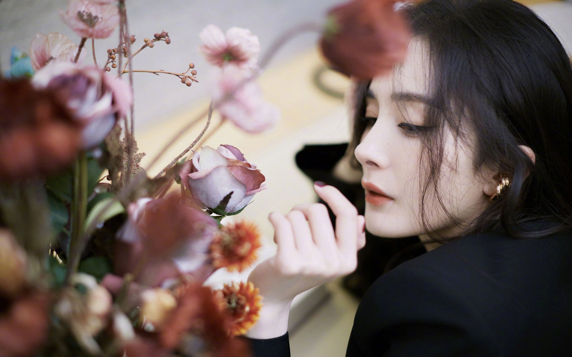 开云·体育官网-_铁路沿线：景色如画的轨道线上比赛_，铁路沿线风景